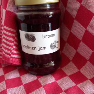 Braam pruimen jam  (half gezoet)
