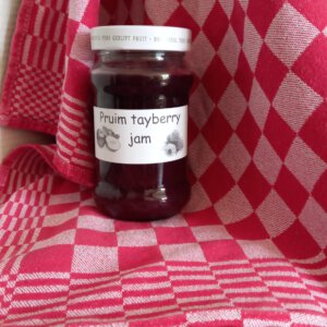 Pruim tayberry jam  (half gezoet)